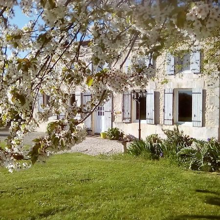 Maison Lavande Bed and Breakfast Saint-Jean-dʼAngély Exteriör bild