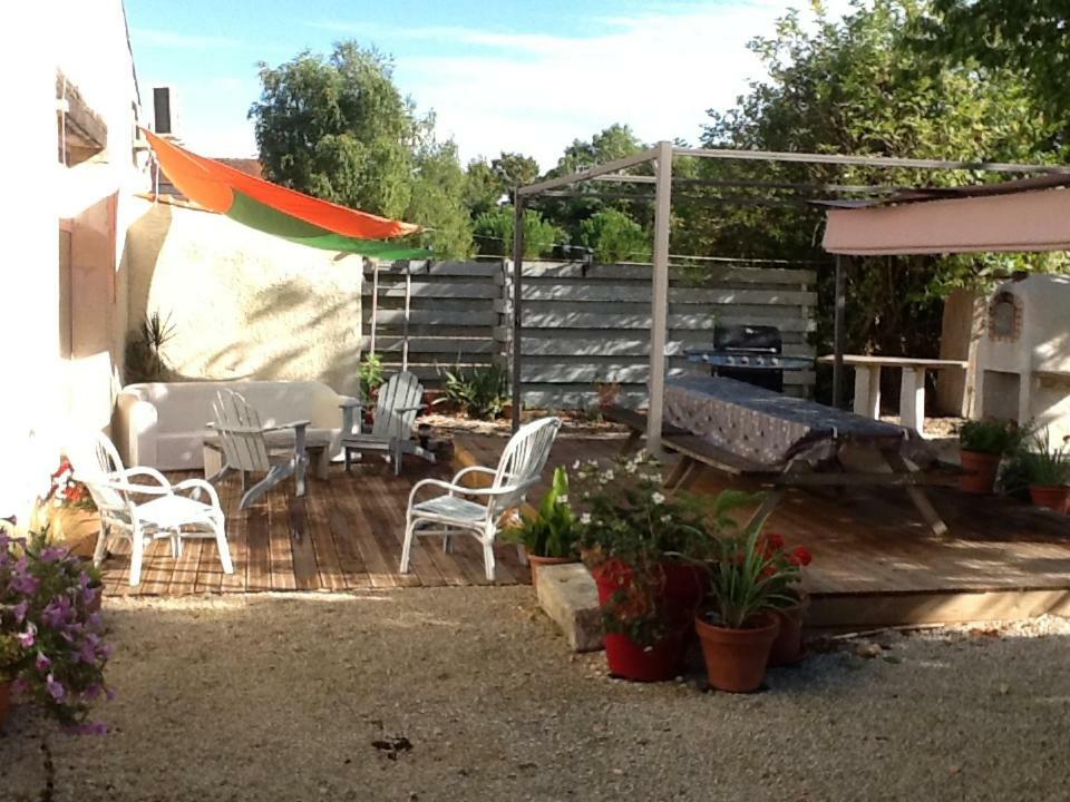 Maison Lavande Bed and Breakfast Saint-Jean-dʼAngély Exteriör bild