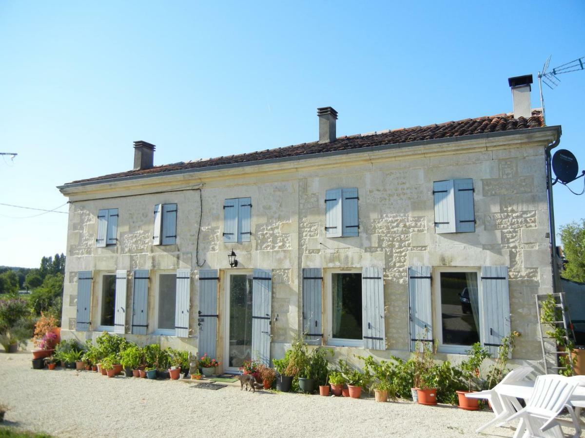 Maison Lavande Bed and Breakfast Saint-Jean-dʼAngély Exteriör bild