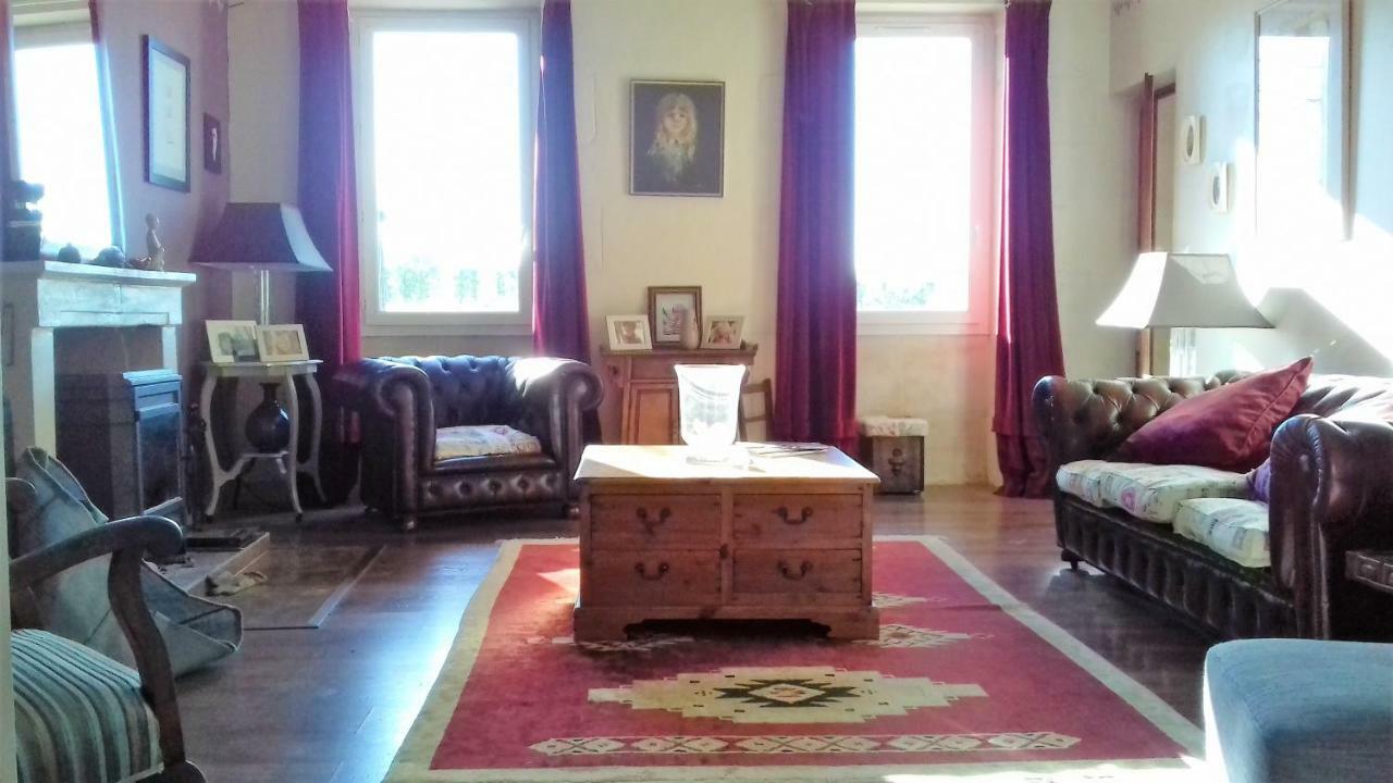 Maison Lavande Bed and Breakfast Saint-Jean-dʼAngély Exteriör bild