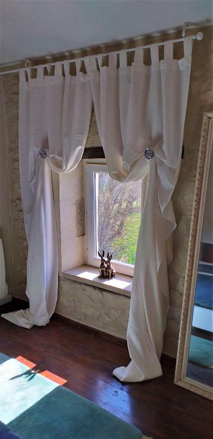 Maison Lavande Bed and Breakfast Saint-Jean-dʼAngély Exteriör bild